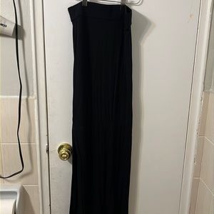 Black maxi skirt w side slit